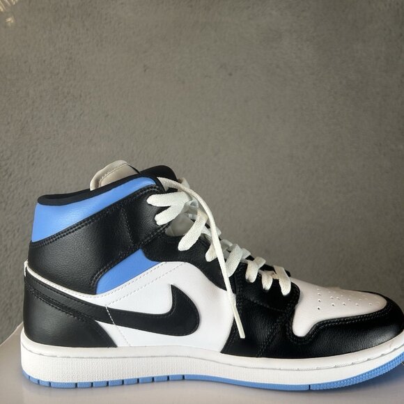 Nike Air Jordan 1 Mid University Blue White Black BQ6472-102 Size 10.5 W 9 M - Picture 3 of 7